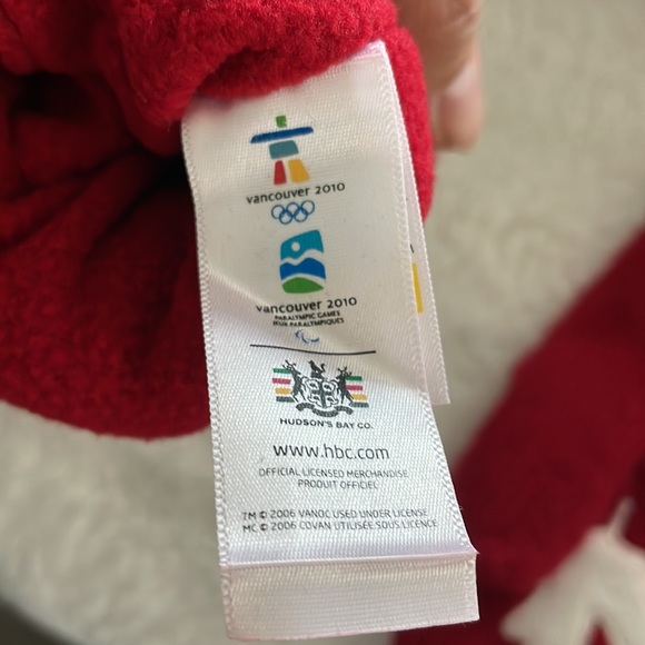 Original winter Olympics Vancouver 2010 red mitts mittens gloves - Picture 4 of 7